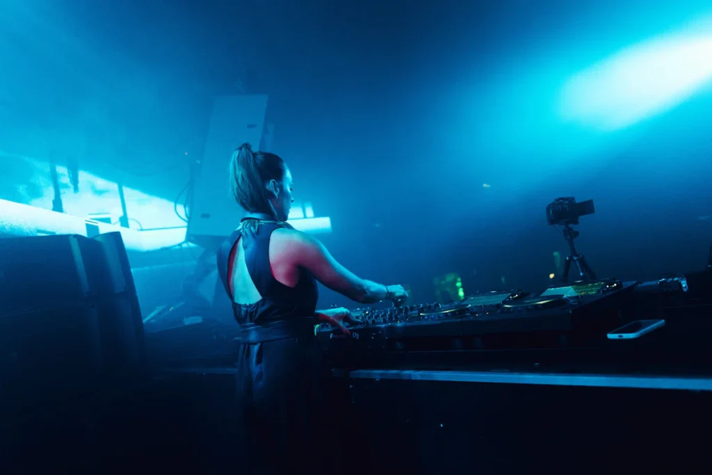 Andrømeda mixing during the Brunch Electronik Festival afterparty