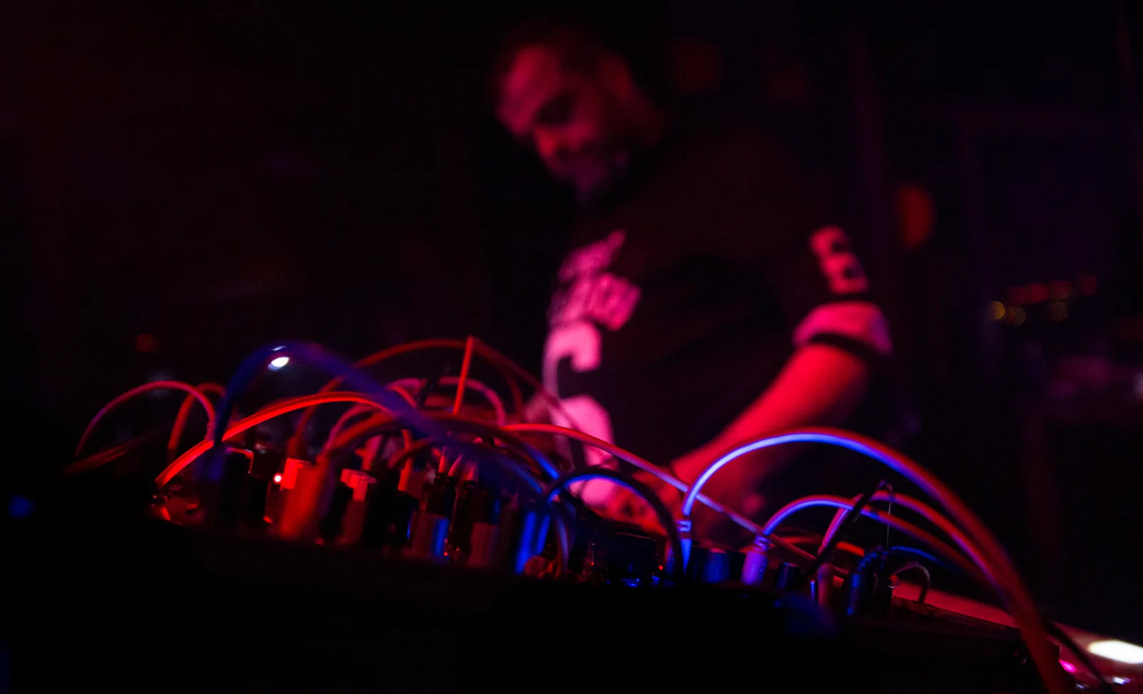 K3rn3l Pøissøn performing live with modular synthesizers